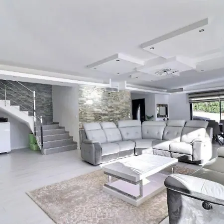 Saint-raphael Villa